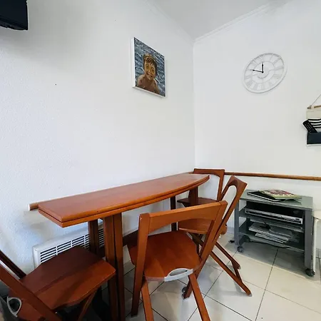 Studio, Acces Direct - 4 Pers. - Fr-1-251-957 Apartment Le Lavandou